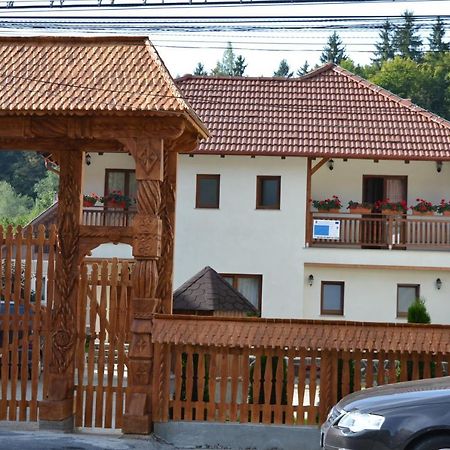 Casa Bunicii Hotel Moisei Exterior foto